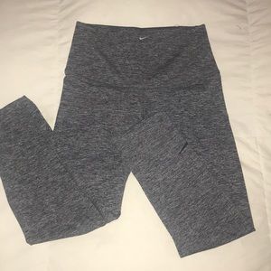 Nike dri-fit Capri leggings
